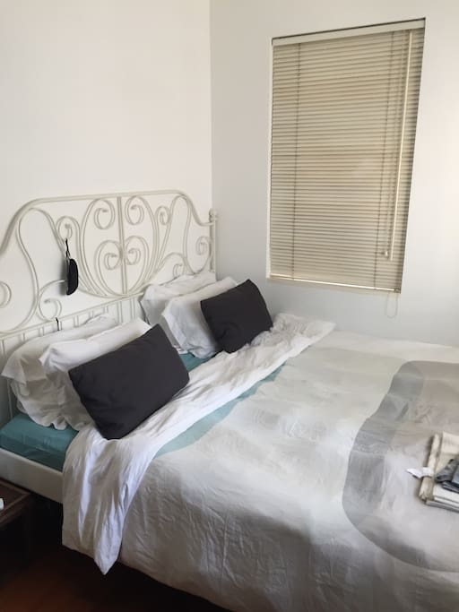King size Bed (main bedroom)