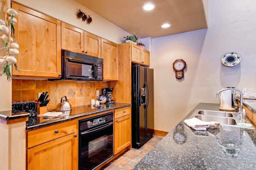 Oven,Indoors,Kitchen,Room,Microwave
