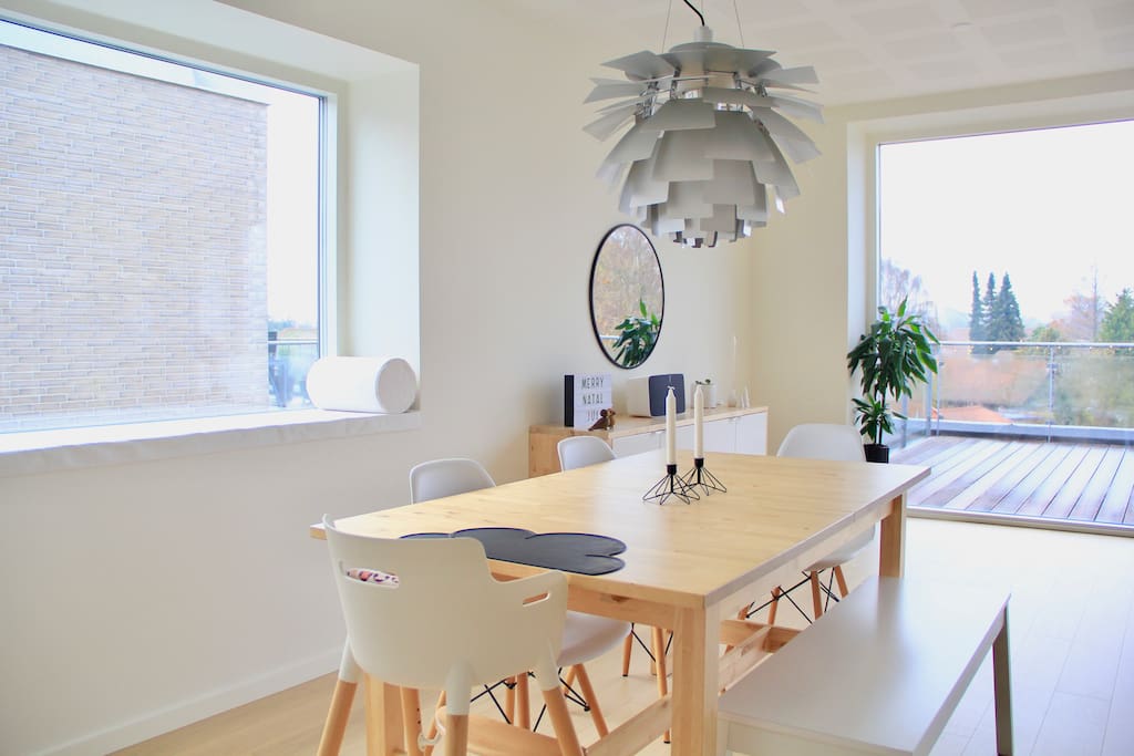 Dining table - Overview