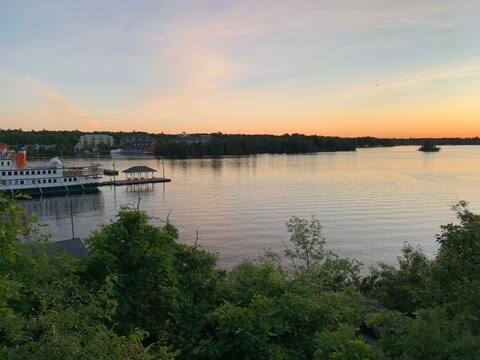 Family-friendly Gravenhurst Getaway