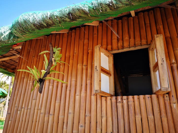 Жилье на филиппинах. Bamboo Hut. Dinapigue.