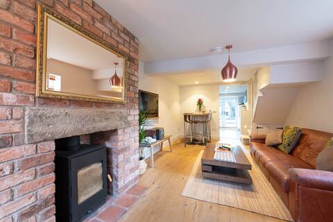 Top performing Airbnb: The Snuggery in central Nantwich in Cheshire East