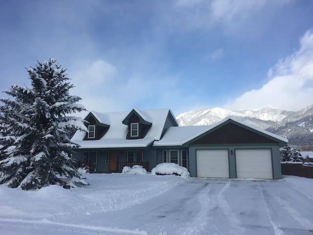 Blue Mountain House with a View 2