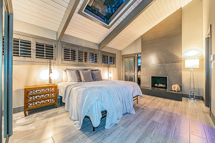 Master Bed
Bed size is California king. Fireplace is for display only.  Main level