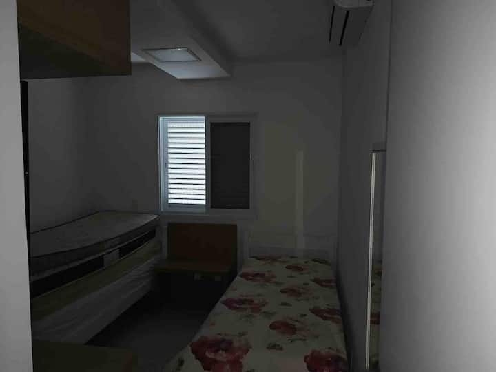 Schlafzimmer 1