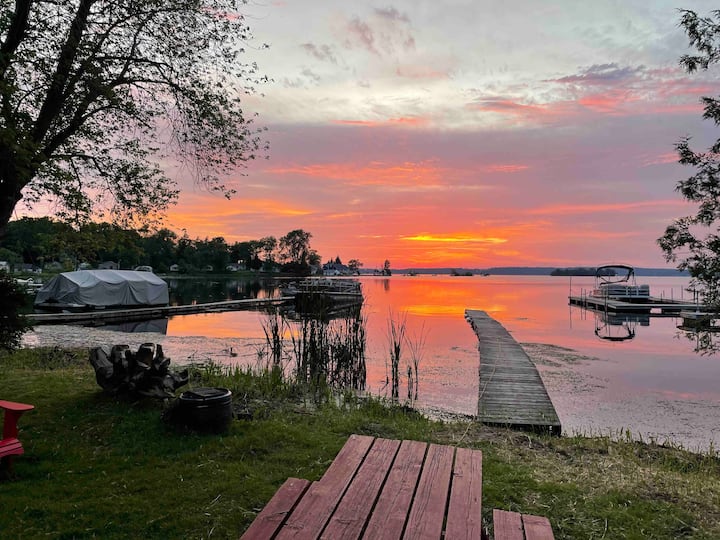 2 bedroom waterfront cottage on Rice Lake Cottages for Rent in