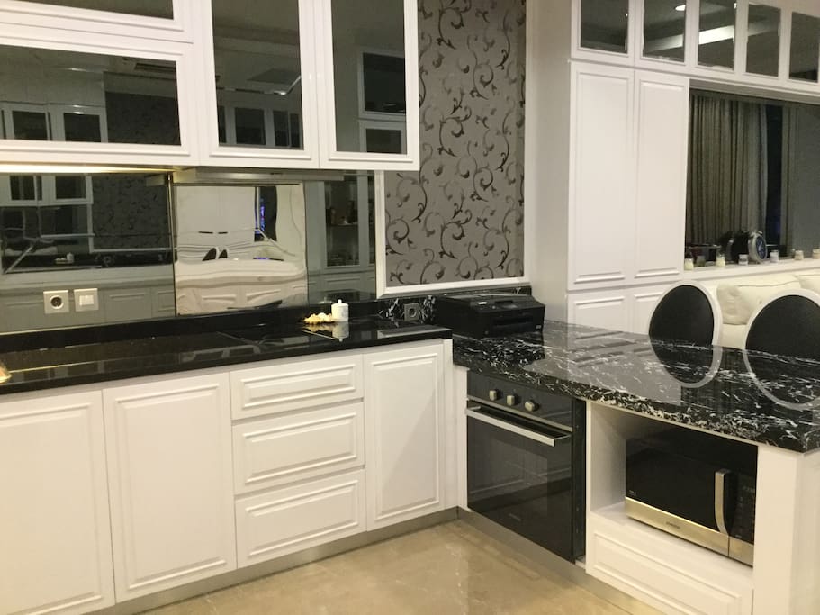 Kitchen/Dining -Workspace area