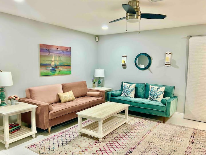 Naples Beach Life 3 Bedroom 2 Bath House - Vineyards, FL
