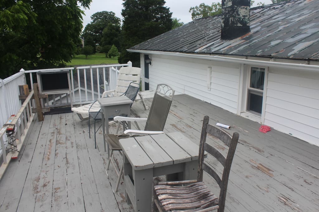 DECK SECOND LEVEL