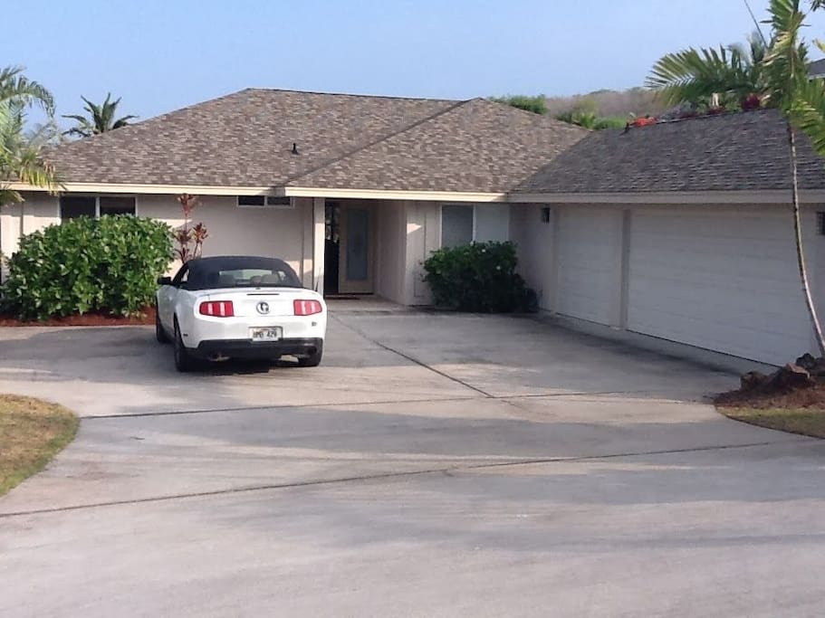 Single level 3 bedroom 2 bathroom home , walk to white sands beach.