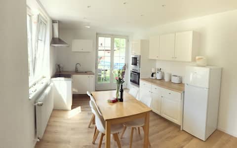 New cottage close to the center