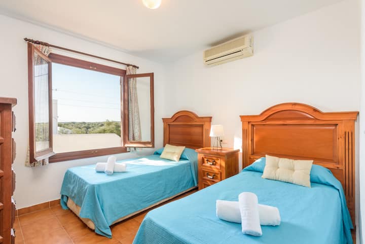 غرفة بسريرين 