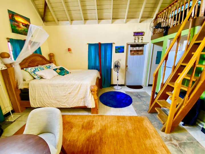 Negril Jamaica Cozy Cottage with Free WiFi Apartments for Rent in