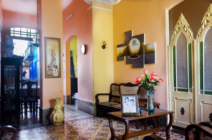 Hostal 1928. Live in the colonial style