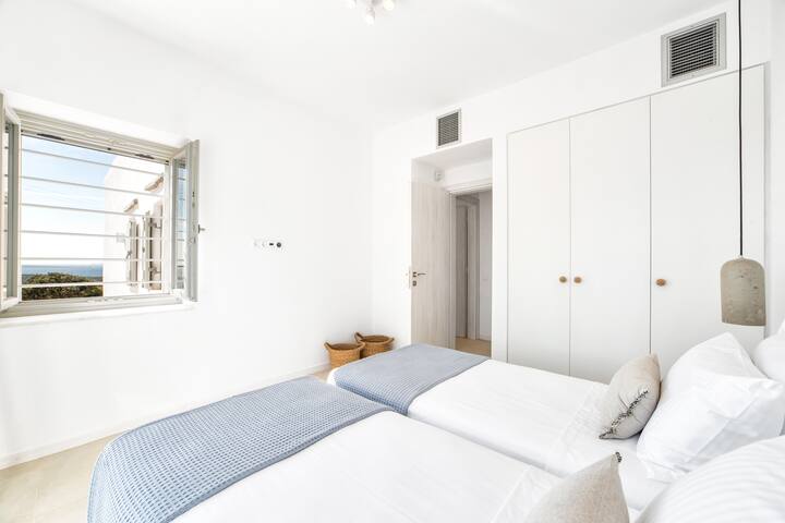 White Cube Villa gallery image 5