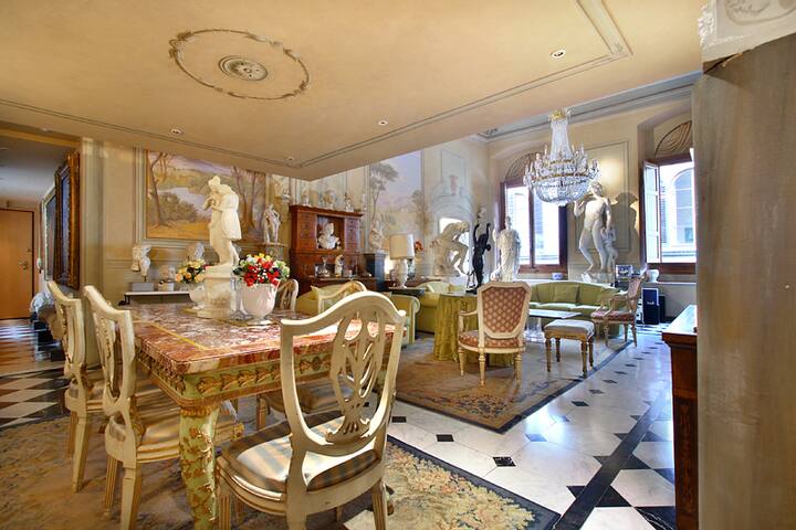 Appartamento Galleria Centro Storico Duomo e SMN gallery image 3