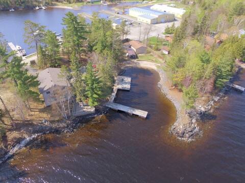 A private Tremolo Cove vacation home on Rainy Lake