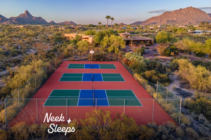 Triple Pickleball Court Heated Pool Sleeps 20 Villas for Rent in Triple Pickleball Court Heated Pool Sleeps 20 Villas for Rent in