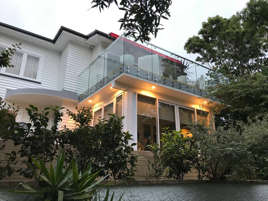 Botanica Homestay, as seen from the path.
