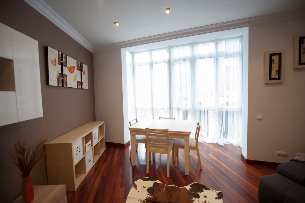zona de salon con amplio mirador