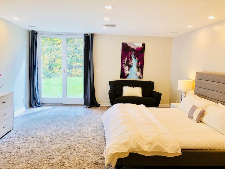 Guest Bedroom with King Size Bed. 