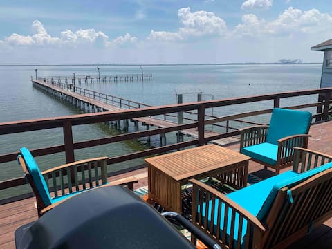 Catchy 2bed/1Bath Water Front View