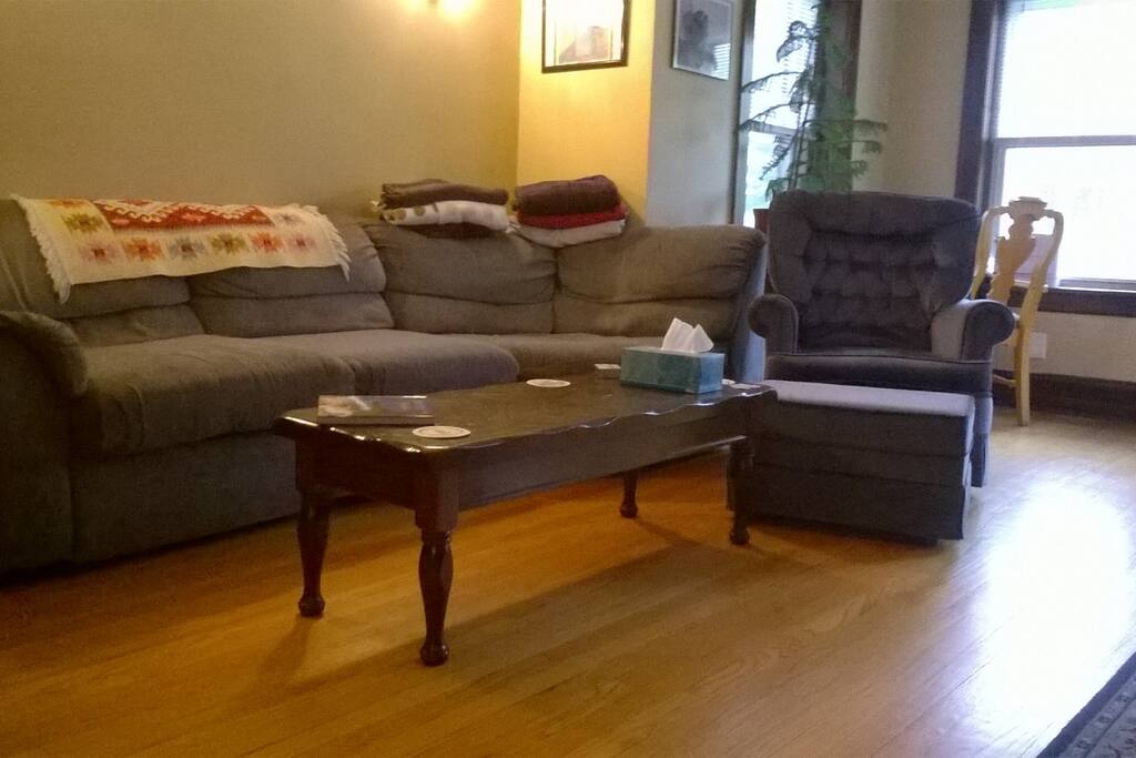 Living room for two to sleep
