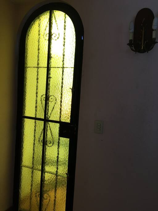 Acceso a la habitación desde el primer piso.