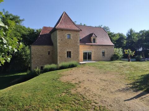 sarlat house in Périgord  with swimming pool and billiards