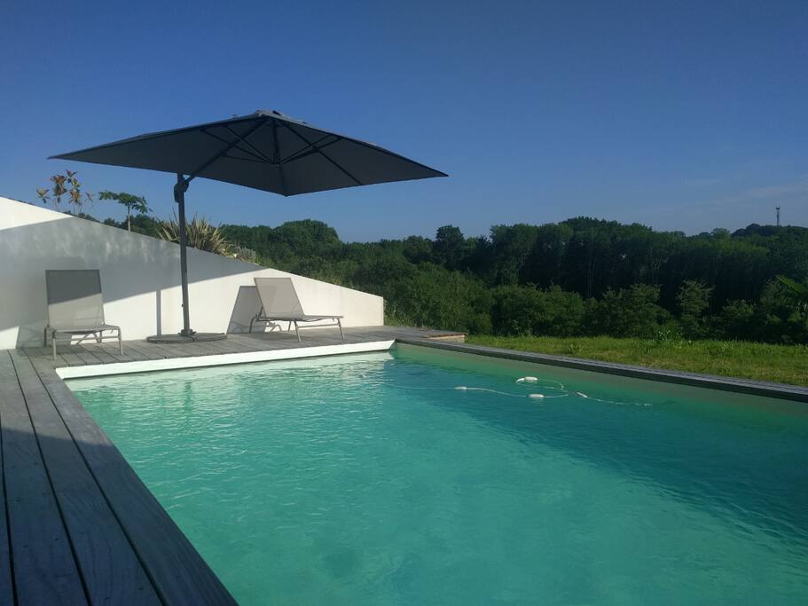Piscine avec vue dégagée