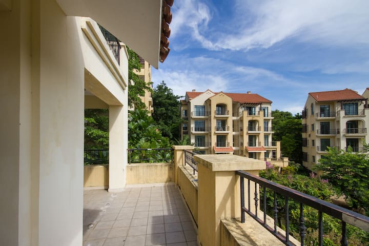 "Yalong Bay Superior Garden View Habitación de dos dormitorios con sala de estar" Recogida de 3 noches ☆ Cerca de Yalong Bay Forest Park y Net Red Glass Boardwalk 300 metros, Outlet Mall ☆ incluso descuento en vivo