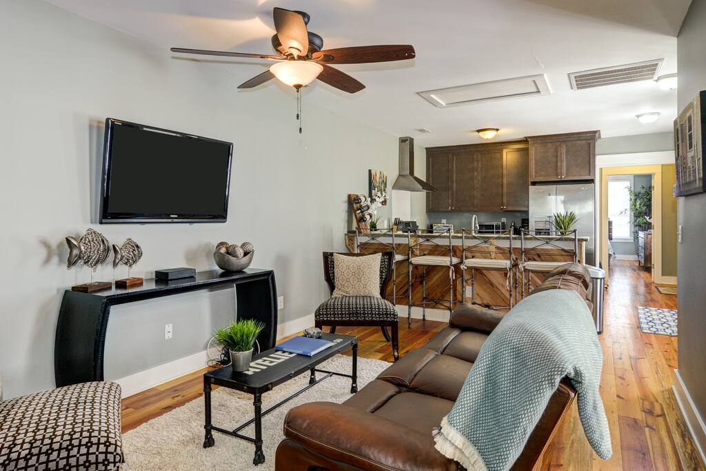 Open floor plan with reclining couch!