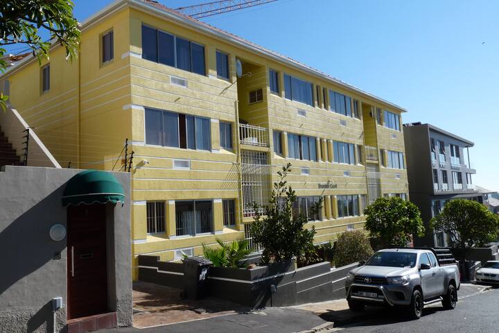 #9 Green Point 2 Bed/R Apartment near Waterfront gallery image 3