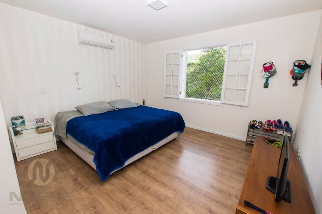 Suite Master - cama king size Ar Q/F