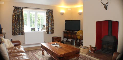 Cosy period cottage in coastal Somerset