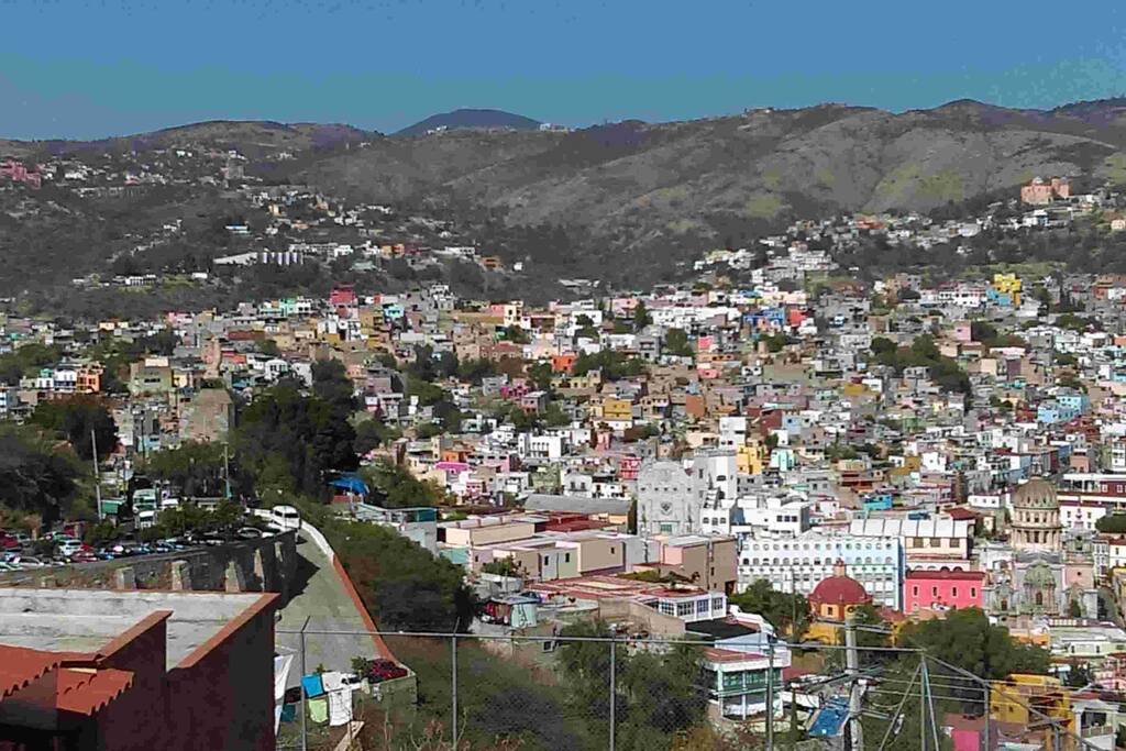 PAISAJE DESDE LA VENTANA DE LA RECAMARA