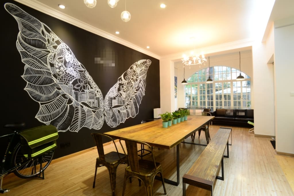 宽敞明亮3.5米层高的大厅_Spacious Lounge with high ceilings