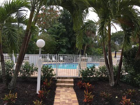 Longboat Key-OCEAN FRONT- on the beach