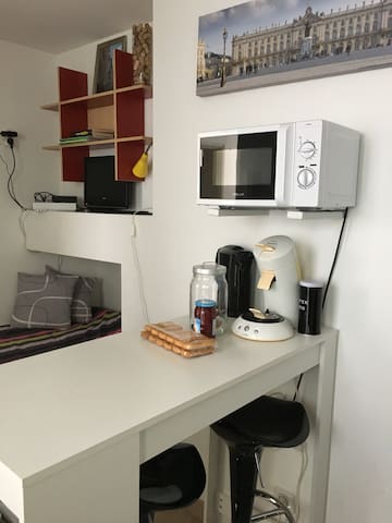 Petit studio 1 pers vieille ville Place st Epvre