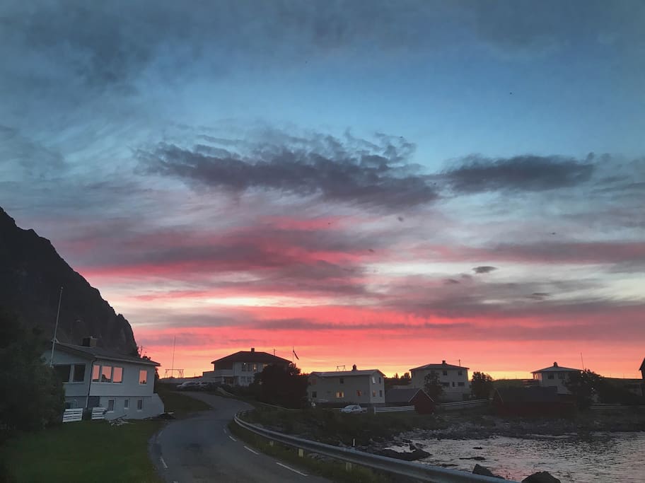 Wake-up Lofoten on the left.