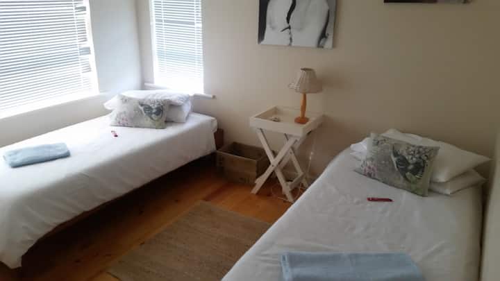 下层卧室，北侧