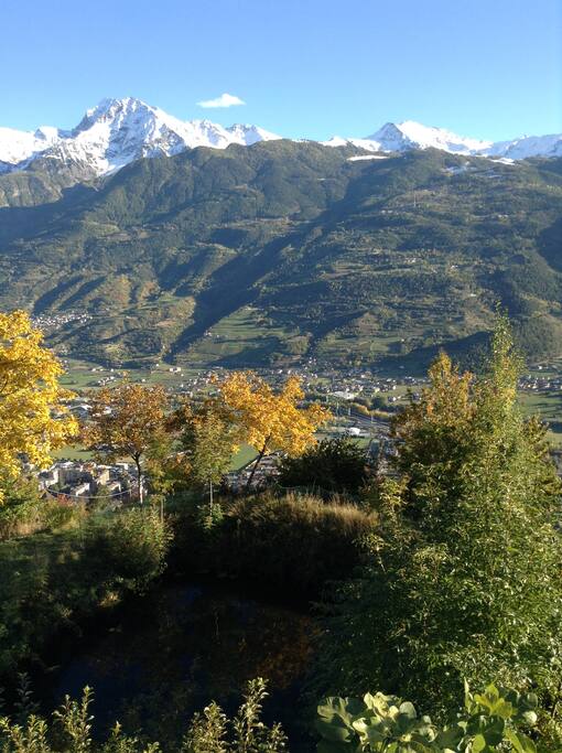 Vista su Aosta becca di nona, monte Emilius e pila, dal terrazzo agibile a tutti