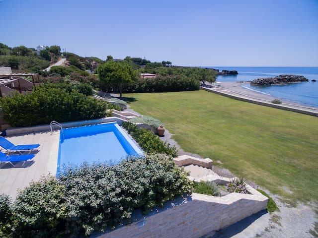 Mary beach Villa with private pool