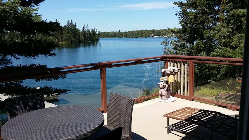 Lakefront Cottage on Sheridan Lake