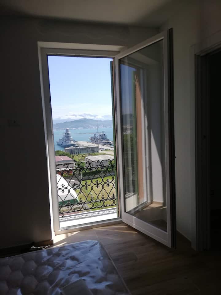 Mwonekano wa chumba cha kulala..... Kwa kweli, mwonekano kutoka kitandani -----
 Tazama kutoka kwenye chumba cha kulala... kwa kweli mwonekano kutoka kitandani! ----- 
Tazama kutoka kwenye chumba cha kulala.... kwa kweli kinaonekana kutoka kitandani!------
Mtazamo kutoka chumba cha kulala...kwa kweli mtazamo kutoka kitanda!