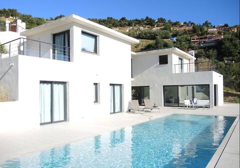 Modern villa with stunning sea view