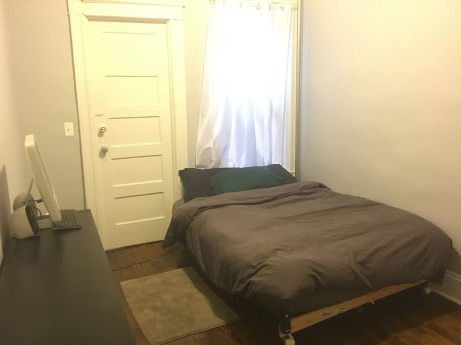 Full size bed