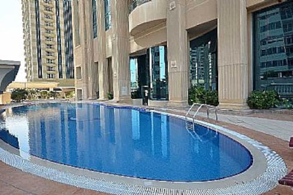 Swimming pool 4th floor