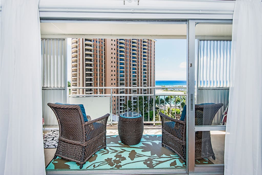 Large Private Lanai forSun & Relaxation