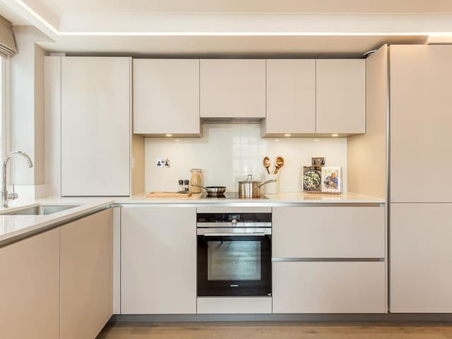 Two Bedroom Apartment in Hope House, Westminster